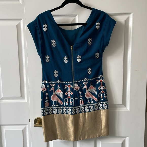 Stunning dress with embroidered detail from Anthropologie - Picture 3 of 3